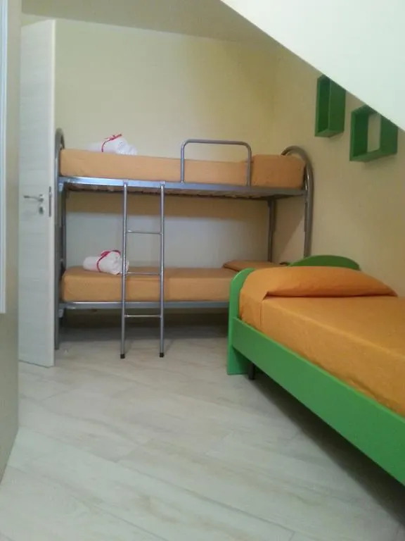 בית נופש קאסטלמארה דל גולפו Villa Iris