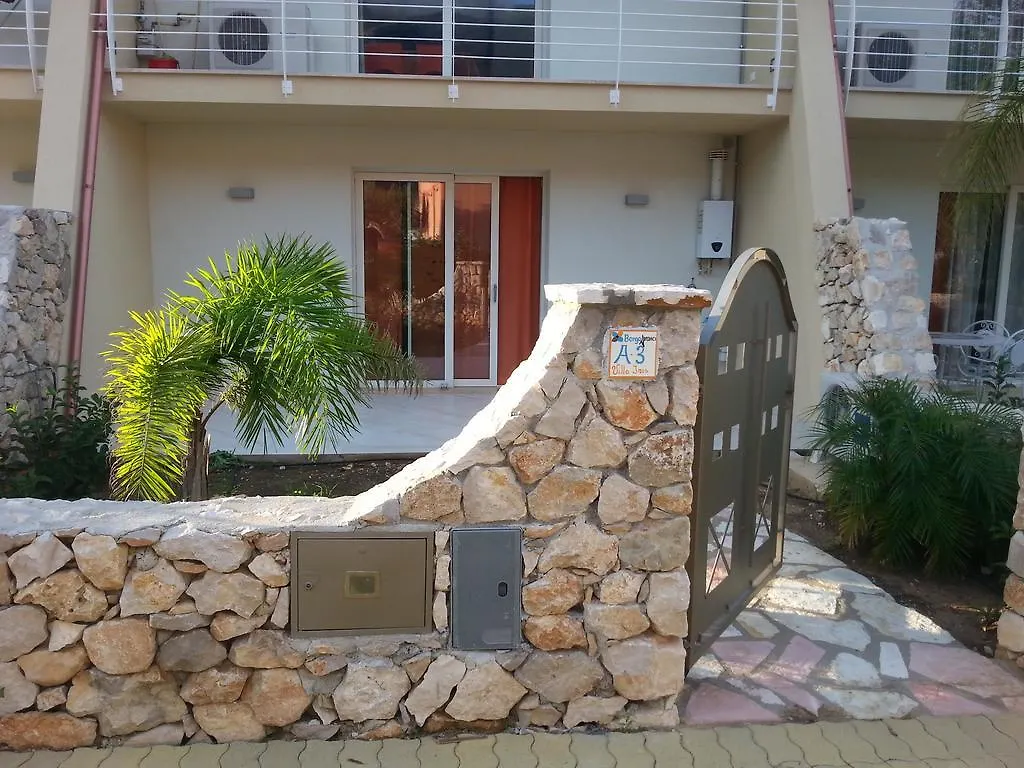 בית נופש קאסטלמארה דל גולפו Villa Iris